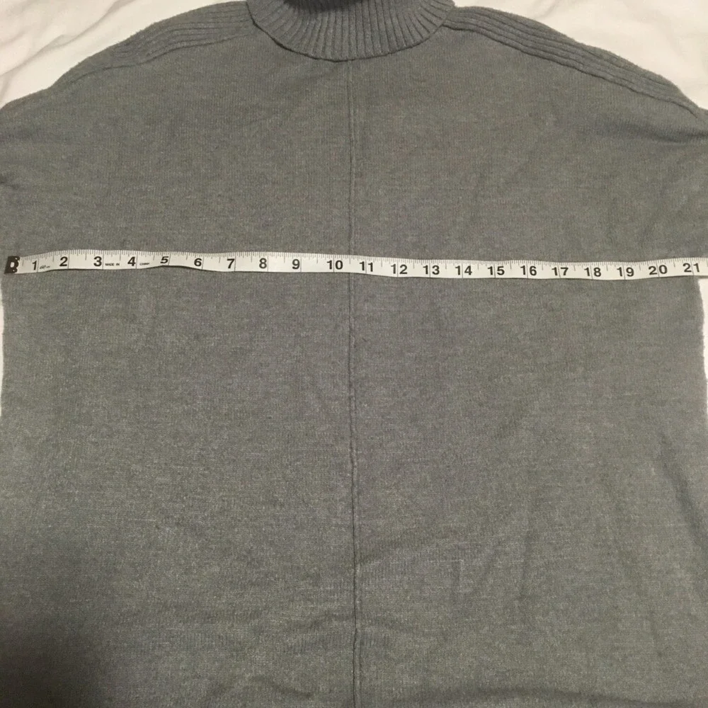 ✨️3 For $20✨️  Women M gray turtleneck long sweater Oversize CoastalGrandma 90s - Picture 5 of 8